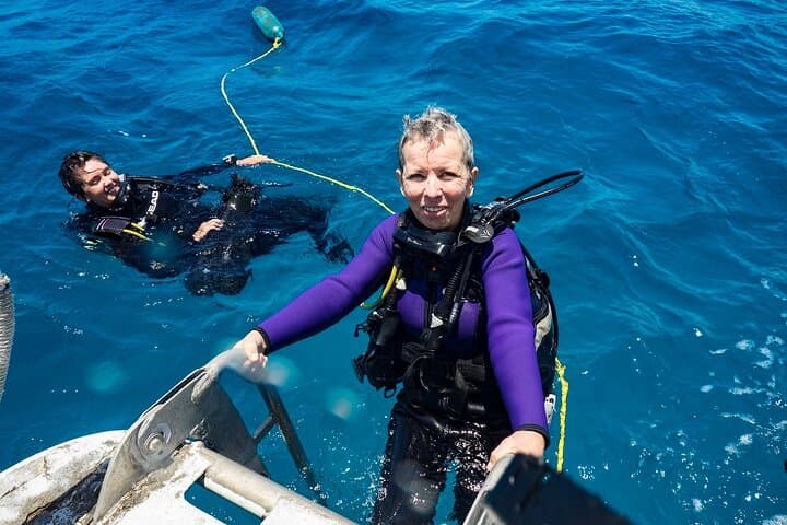 Introductory Scuba Dive in Oahu: Discover Shallow Reefs & Hawaiian Marine Life photo 2