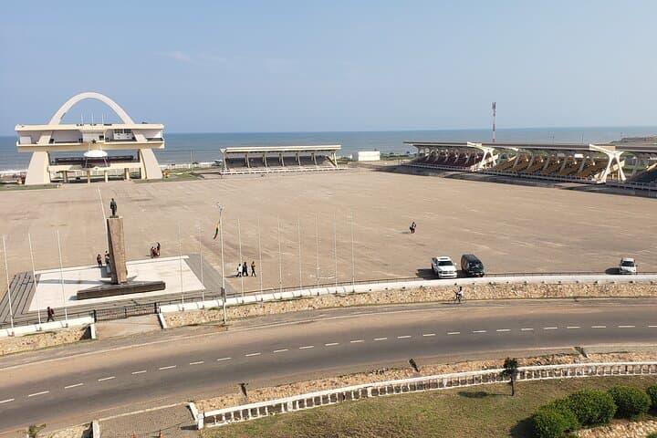 Accra City Tour: Black Star Square, Jamestown & Labadi Beach photo 5