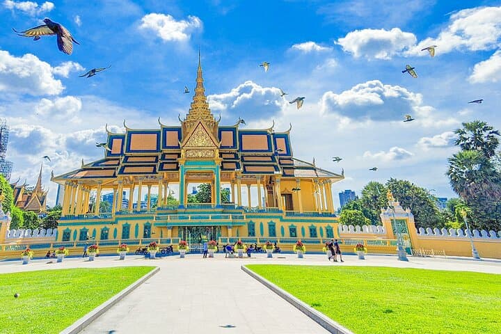 Oudong Mountain & Phnom Penh Full-Day Private Cultural Tour photo 5