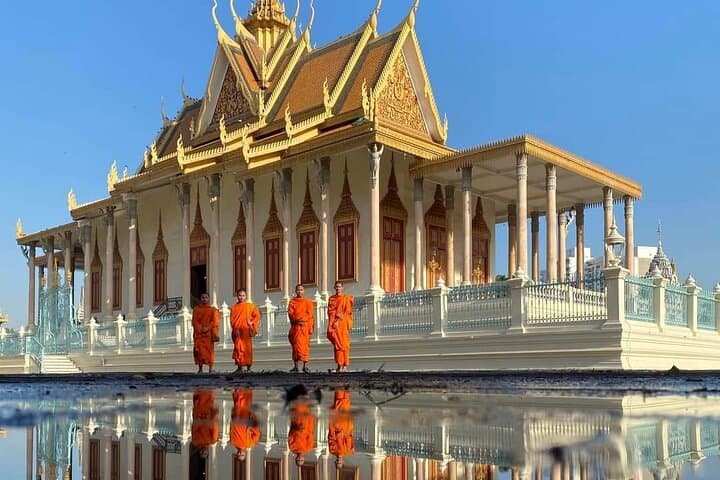Oudong Mountain & Phnom Penh Full-Day Private Cultural Tour photo 6