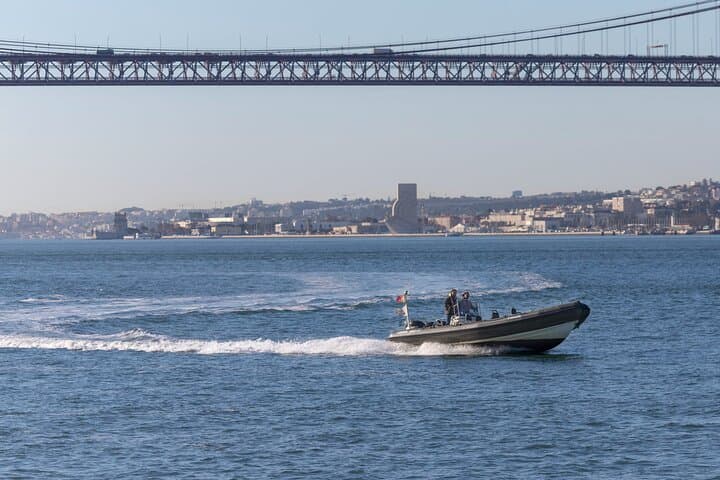Lisbon Speedboat to Bugio — High‑Speed Tagus River Tour photo 2