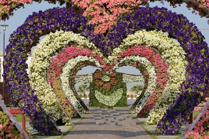 Dubai Miracle Garden: Walking Through 50 Million Blossoms photo 5