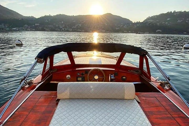 Private Wooden Boat Tour on Lake Como — 2‑Hour Luxury Cruise from Como photo 2