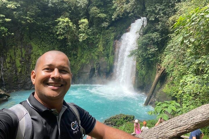 Río Celeste Blue River Waterfall & Rainforest Full-Day Tour from Playa Flamingo photo 3
