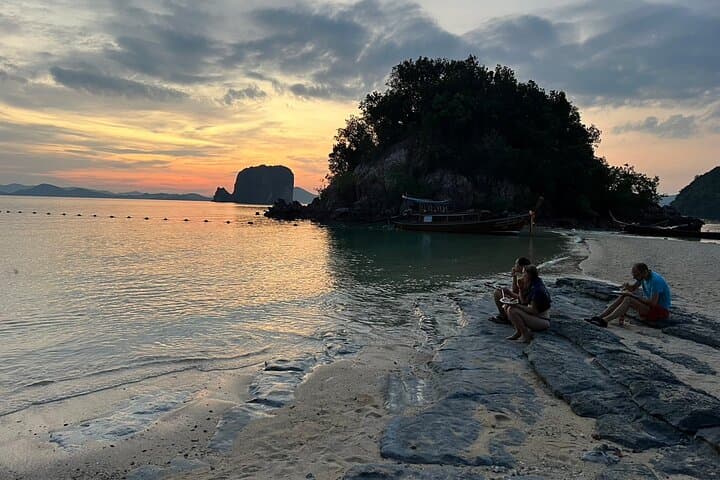 Krabi Hong Islands Snorkeling & Sunset Longtail Boat Tour photo 3