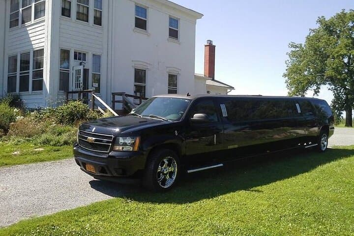 Private Arrival Transfer in Las Vegas — Luxury SUV or Limo with 1‑Hour Stop photo 3