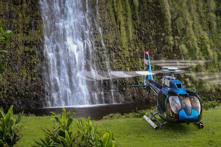 Discover Hawaii’s Volcanic Majesty: Big Island Helicopter Tour with Exclusive Waterfall Landing