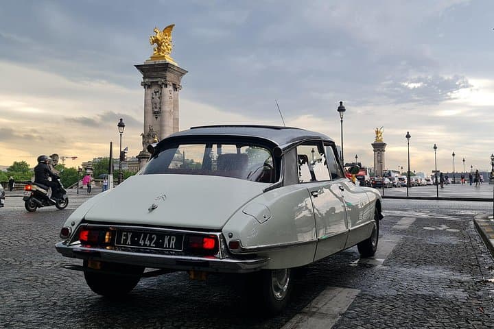 Paris Vintage Citroën DS Tour: 2‑Hour Open‑Roof City Experience photo 2