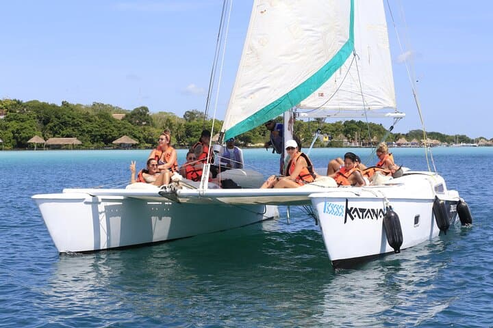Sailing the Lake of Seven Colors: Wind-Driven Tour of Bacalar Lagoon photo 3