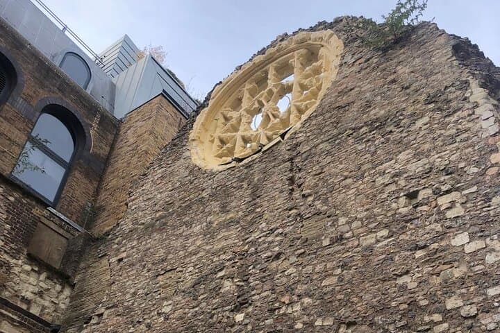 Mysterious Black Tudors: Thames Riverside Walk in London photo 4