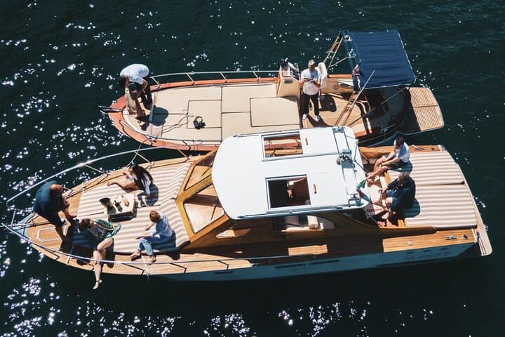 Private Classic Wooden Boat Tour on Lake Como – 2-Hour Open-Bar Experience photo 2