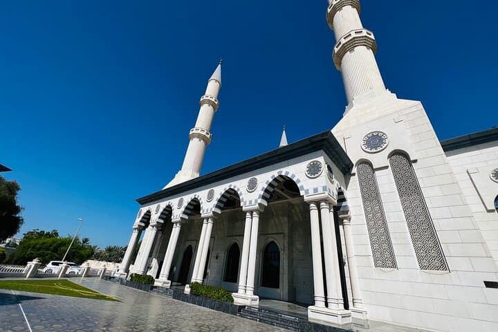 Explore Dubai's Top Attractions: Blue Mosque, Abra Ride & Old Market Walk photo 2