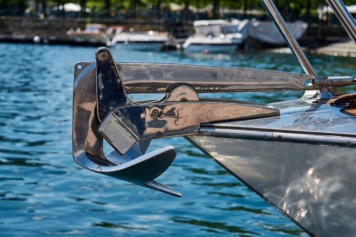 Private Classic Wooden Boat Tour on Lake Como – 2-Hour Open-Bar Experience photo 3