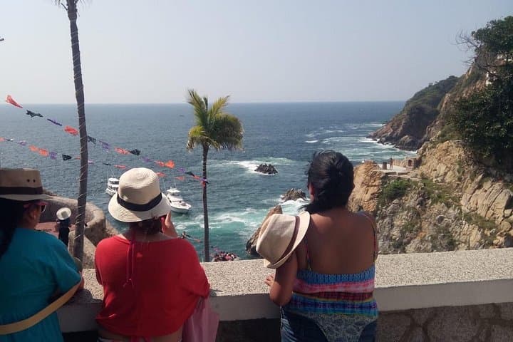 Acapulco 4-Hour City Tour: Chapel Views, Diego Rivera Mural & La Quebrada Cliff Divers photo 4