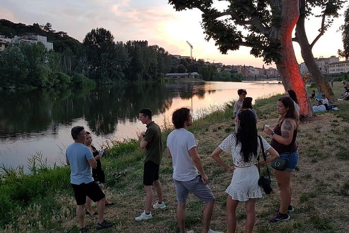 Sunset Bike Tour in Florence: Wine & Aperitivo Along the Arno photo 3