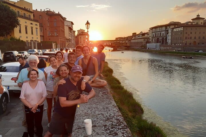 Sunset Bike Tour in Florence: Wine & Aperitivo Along the Arno