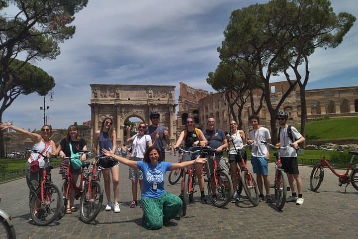 Rome at Night: Trastevere to the Vatican Evening Bike Tour photo 2