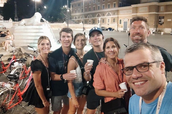 Rome at Night: Trastevere to the Vatican Evening Bike Tour photo 3
