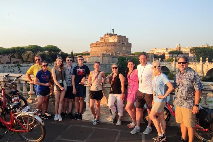 Rome at Night: Trastevere to the Vatican Evening Bike Tour photo 1