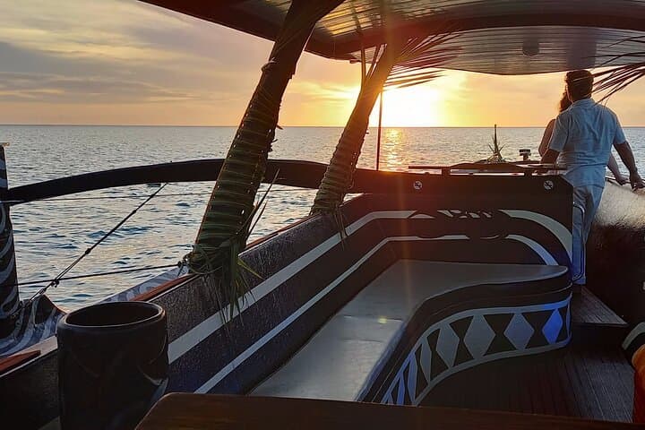Bora Bora Private Sunset Cruise: Champagne Lagoon Tour at Toopua photo 2
