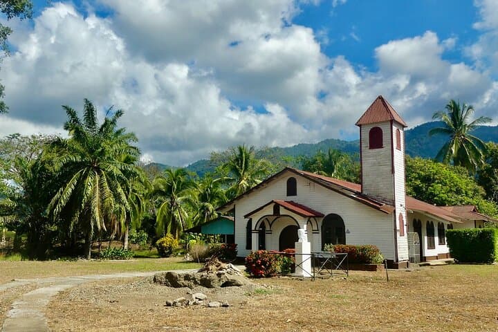 Scenic Private Transfer: Monteverde to San José with Two Curated Stops