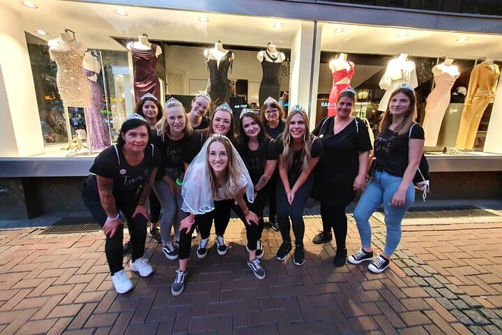 Düsseldorf Pub Crawl: Private Bachelor(ette) Party with Club Entry photo 6