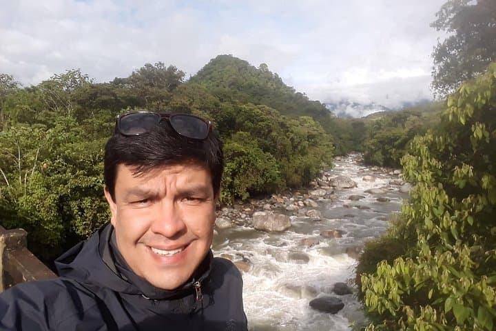 Full-Day Baños Waterfalls, Pailón del Diablo & Casa del Árbol from Quito photo 3