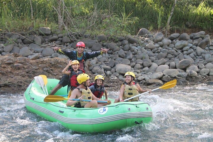 Afternoon Class II–III Whitewater Rafting Near Arenal Volcano photo 4