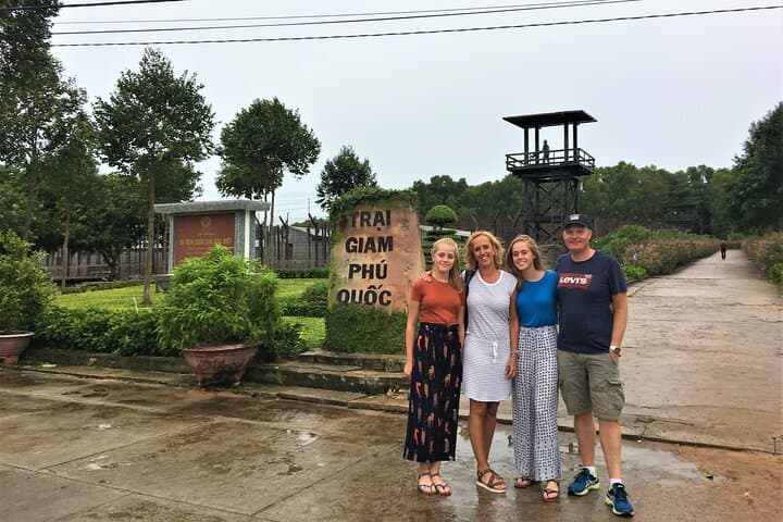 Phu Quoc Southside Private Tour — Khem Beach, Pearl Farm & An Thoi Cable Car photo 3