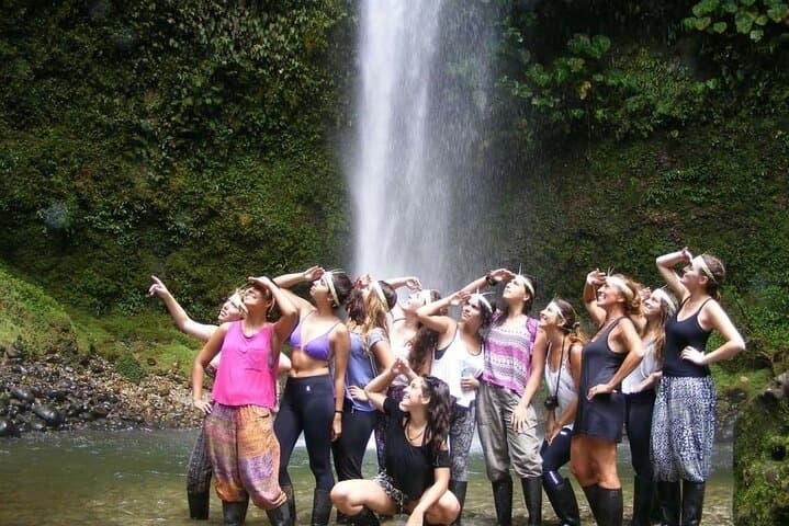 One-Day Puyo Jungle Tour: Canoes, Waterfalls & Giant Paiche in the Ecuadorian Amazon photo 5