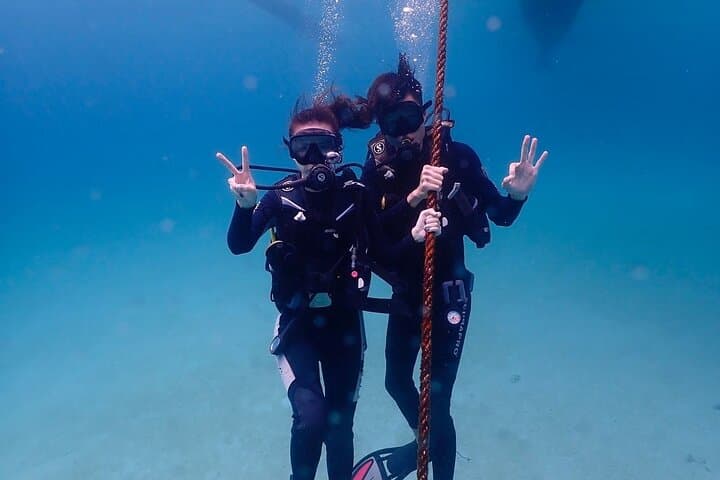 Discover Scuba Diving in El Nido: Beginner Dives in Bacuit Bay photo 3