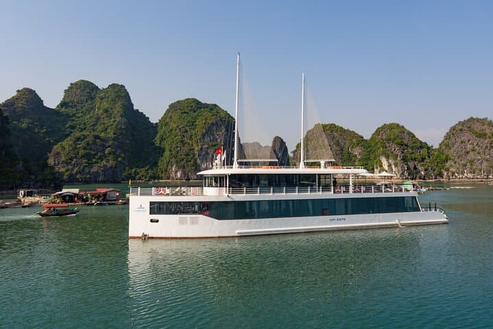 Jade Sails Luxury Halong Bay Day Cruise — Lan Ha Bay Kayaking, Jacuzzi & Sunset