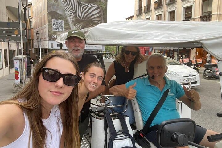 Madrid Christmas Lights Tour by Electric Tuk Tuk — 45-Min Evening City Ride photo 3