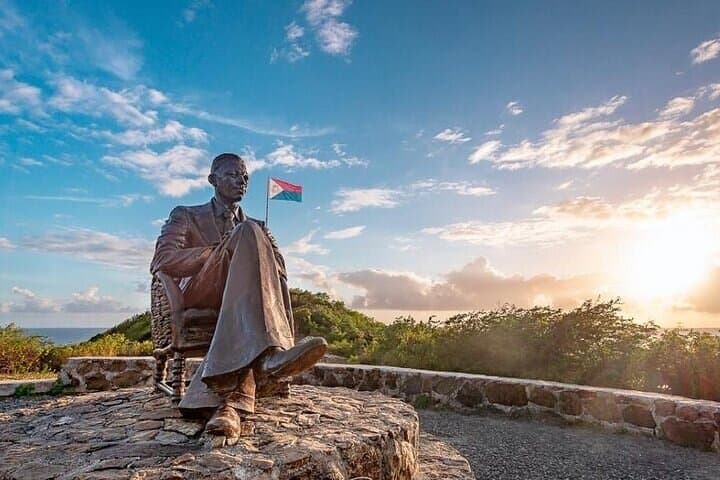 Private Island Tour Sint Maarten: Dutch & French Beaches, Markets & Scenic Stops photo 2