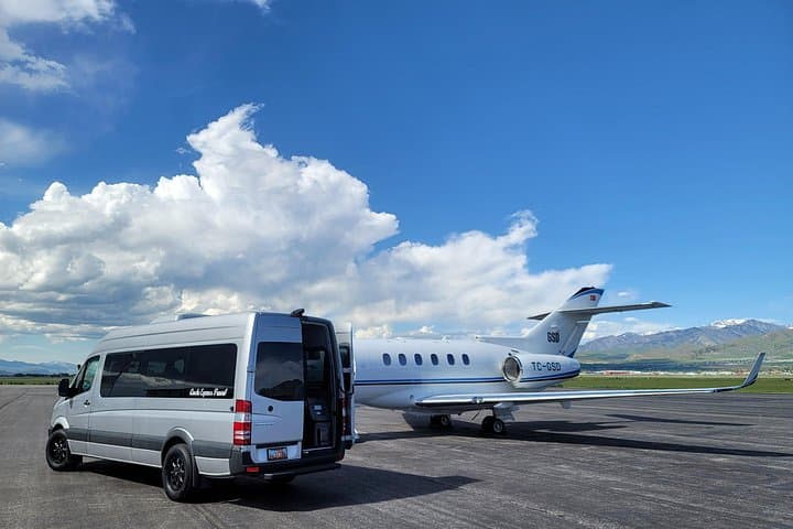 Salt Lake City to Park City Private Winter Transfer – SUV & Van Service photo 1