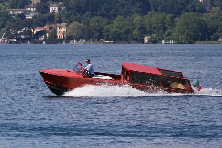 Private Wooden Boat on Lake Como: 4-Hour Bellagio & Varenna Cruise photo 3