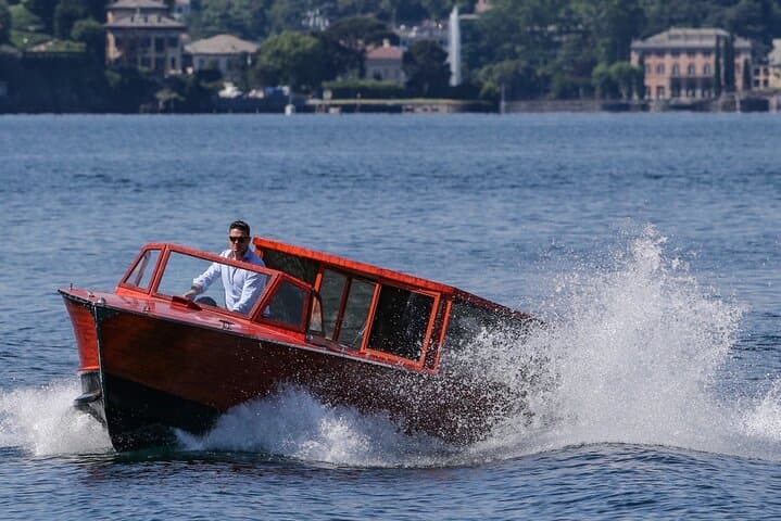 Private Wooden Boat on Lake Como: 4-Hour Bellagio & Varenna Cruise photo 5