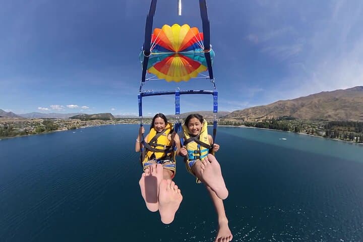 Wanaka Parasailing: Scenic Parasail Flights Over Lake Wanaka
