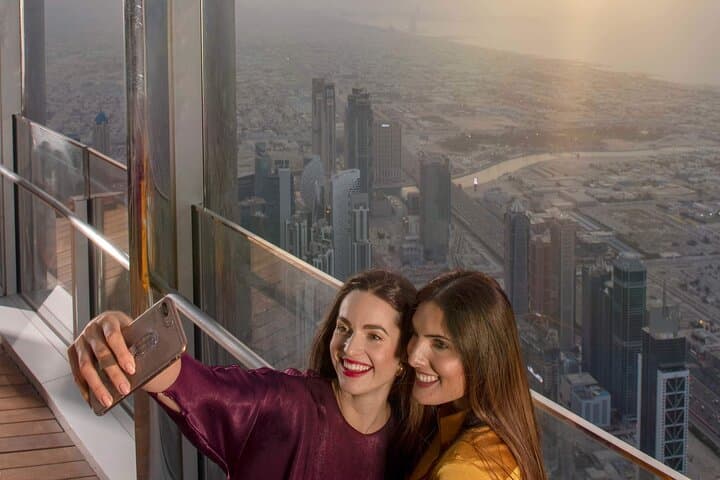 Burj Khalifa Top 148: Prime-Time Views, VR Mission & Sky Lounge Tips photo 4