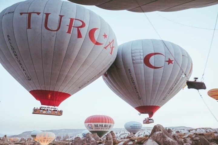 Sunrise Hot Air Balloon Over Cappadocia — Göreme Flights and Practical Tips