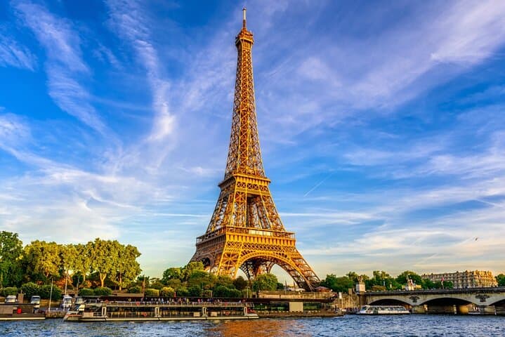 Open-Top Citroën DS Private Tour of Paris: 90-Minute Classic Car Route photo 4