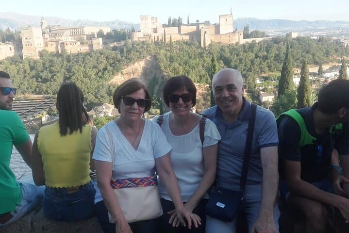 Moonlit Albaicin & Sacromonte Private Night Tour — San Nicolás Views photo 3