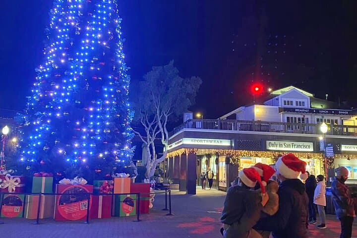 San Francisco Holiday Lights by Open-Top Jeep: Private Small-Group Evening Tour photo 2