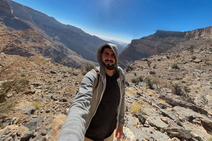Balcony Walk & Hidden Lake Hike on Jebel Shams — Day Trip from Muscat photo 2