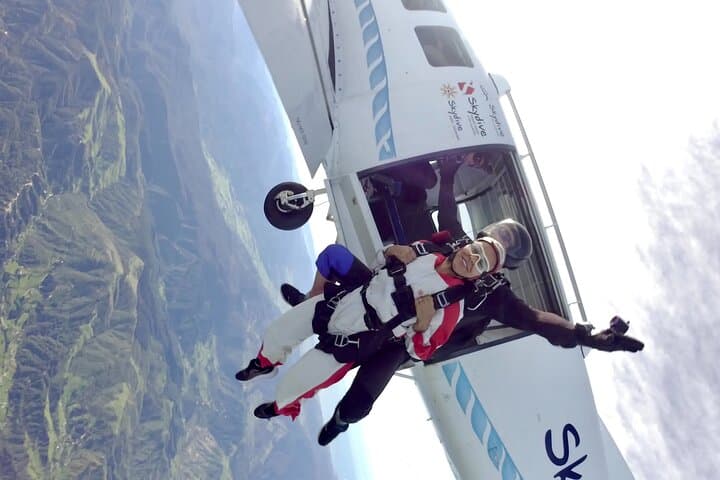 18,000ft Tandem Skydive Over Abel Tasman — Motueka Skydiving Adventure photo 4