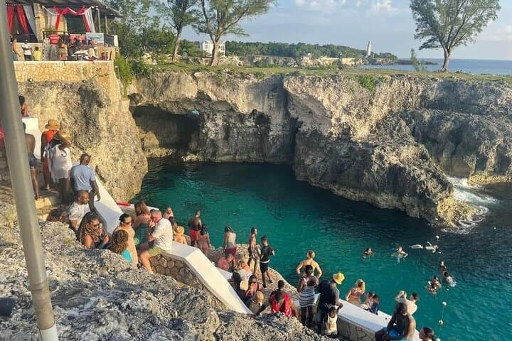 Explore Negril's 7 Mile Beach and Rick's Cafe in Style photo 5