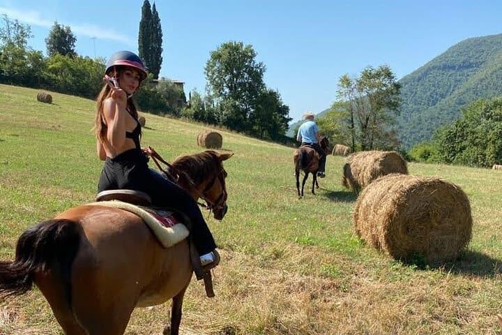Chianti horseback ride and gourmet Tuscan lunch in a historic food shop photo 2