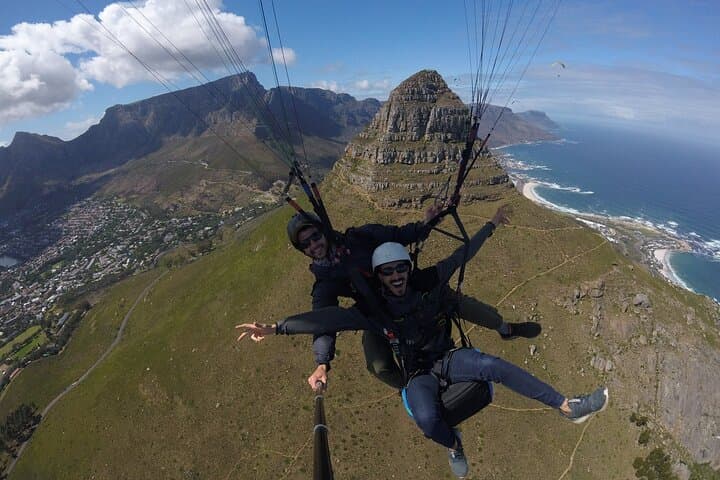 Urban Paragliding Over Cape Town: Tandem Flight from Signal Hill or Lion's Head photo 4