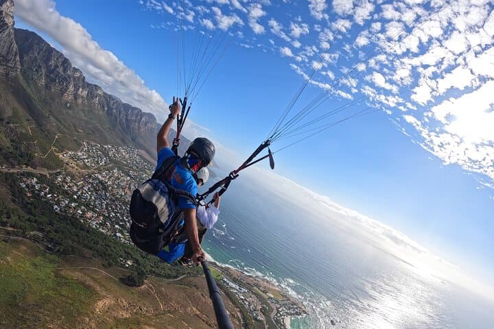 Urban Paragliding Over Cape Town: Tandem Flight from Signal Hill or Lion's Head photo 5