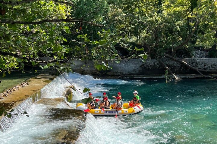 Extreme Rafting on Voidomatis River: 6km Adventure Through Vikos Gorge photo 5